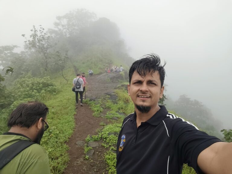 Sales team outbound training activity enhancing confidence and collaboration.